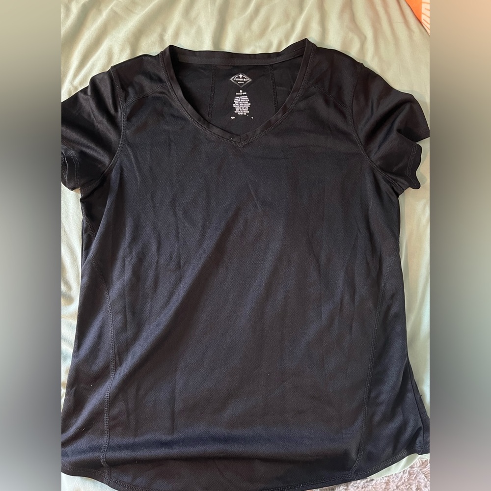 Black quick dry workout shirt size medium